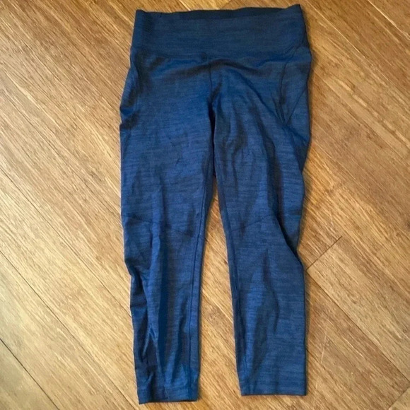 Outdoor Voices black - like new - Capri length legging - medium - Picture 1 of 5